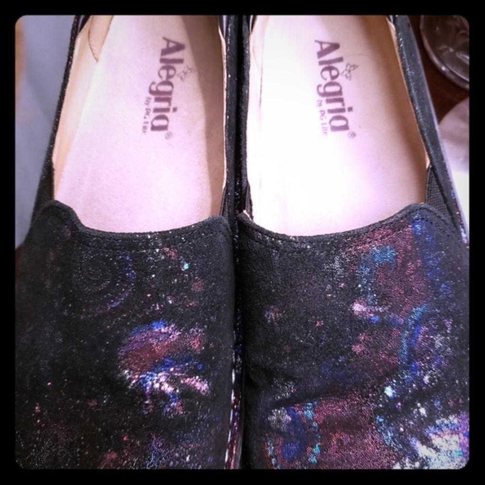 Alegria Clogs